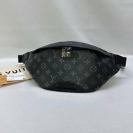 LV Discovery黑花胸腰包