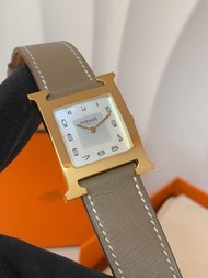 Hermes HEURE H 腕錶，中號，30毫米 珍珠貝母錶盤 12點一顆鑽石 石英機芯 大象🐘灰金 金金 現貨 好價🔥