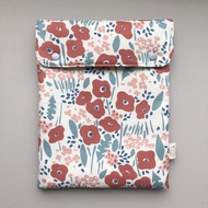 平板扣子收納包 // iPad收納包 (花花系列)