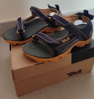 Teva 涼鞋