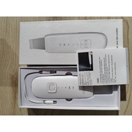 Portable skin scrubber