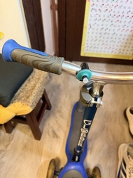 Globber 兒童三輪滑板車連頭盔