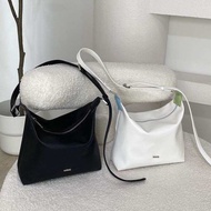 WOVE - Plumpy Hobo Bag กระเป๋าสะพายข้าง ทรงโฮโบ