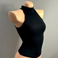 COLLAR T-SHIRT Sleeveless Hugs the body, wears no wrinkles, no visible edges, smooth and cool elasti