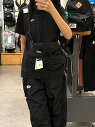 韓國直送🇰🇷The North Face 黑色機能斜孭袋🖤
尺寸：S / L
📦到貨日12至18日
🇰🇷精選韓國好物推介🇰🇷正品正貨💯
🌸買兩件即減$20🌸可以混款

S🌼韓國代購優惠$388  2起