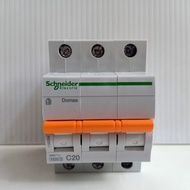 Schneider Electric DOMAE MCB 20A 3P - Orange