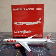 DIECAST PESAWAT LION AIR A330-300 PK-LEF SKALA 400 BY PHOENIX