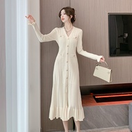 2025 Women's Black V-Neck Fishtail Long Skirt Slim-fit Narrow-Waist Knitted Skirt Elegant S Button D