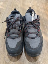 九成新迪卡儂男款防水登山健行鞋MH100－灰色 US9.5