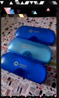 一件13元  LENSCRAFTERS 眼鏡保護盒 中size 全新未用過 近視眼鏡  遠視眼鏡 老花眼鏡 太陽眼鏡 漸進眼鏡 後備眼鏡盒 旅行 外遊 運動必備 保護眼鏡 防花 防刮 防撞