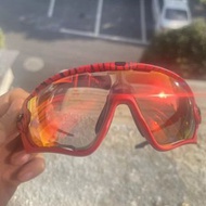 Oakley Jawbreaker 紅色太陽眼鏡