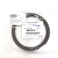 (แท้ศูนย์) ซีลคอหลัง / ซีลข้อเหวี่ยงหลัง MITSUBISHI TRITON / PAJERO SPORT ( 4D56 16V KA4 KB4) มิตซูบ