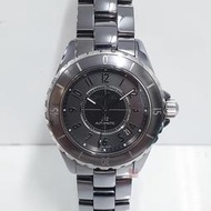 CHANEL 香奈兒 H2979經典 J12系列 2015/09卡 鈦陶瓷 數字面盤 摺疊扣 錶徑38 大眾當舖L723