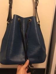 LV Epi Bucket Bag