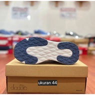 Original diadora running sports shoes size 44