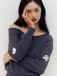 HEARTEYES - OFF SHOULDER CARDIGAN - FADED BLUE | คาดิแกน เปิดไหล่ ผ้านิท ไหมพรม สีน้ำเงิน