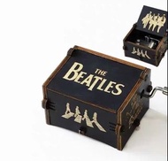 The beatles music box 披頭四 木質 Birthday 治愈系 音樂盒 手動 經典 band sound Star Wars Jurassic Park Disney music 