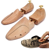 Pair of High Quality Cedar Wood Shoe Tree Wooden Shoe Stretcher Shaper for Men and Women