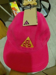 粉紅色 Nike ACG 棒球帽