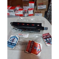 YAMAHA R3V2 COVER 8 BS7-F117W-00