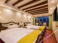 Xijiang Qianhu Miao Village Yunjian Mid-Mountain Guest House (Observation Deck Store)