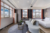 Youthful Wisdom Hotel (Hua Ke Night Market Branch)