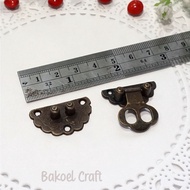 Antique Swirl Circle Mini Padlock 3cm