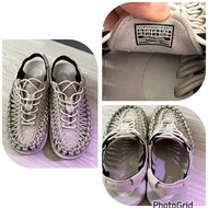 KEEN UNEEK 灰色涼鞋 size 38