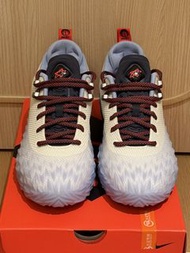 Nike St charge