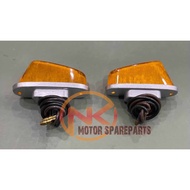 Honda C50/ C100 Front Signal Assy LH/RH (2pcs) (Parts Baru ,Stock lama)