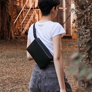 【新品】真皮隨身包 Belt Bag 腰包 斜背可放書 iPad Mini 植鞣革