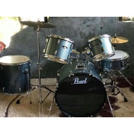 PEARL ROADSHOW DRUM SET