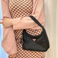 Prada hobo 腋下包