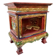 ตู้รับบริจาค กล่องรับบริจาค ตู้ไม้แกะสลัก กระจกใส งานฝีมือ งานไม้ ตู้รับเงินในวัด ขนาด 36x28x42 ซม.(