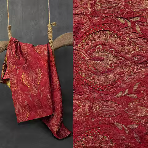 European Style Red Gold Blended Fabric Palace Style Shiny Silk Three-dimensional Texture Relief Jacq