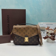 LV POCHETTE MÉTIS雙色郵差包