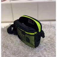 THE NORTH FACE THE North M กระเป๋าสะพายใหม่ Street ing กระเป๋าสะพาย