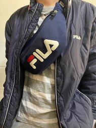 Fila 斜背包