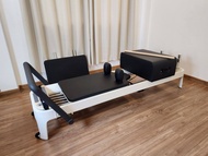 Pilates reformer รุ่น White aluminium ( เลื่อนฟุตบาร์ได้ ) Pre-order