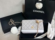 全新 Chanel 灰色金球wallet on Chain woc