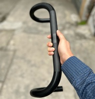 Ghi đông cong carbon Pista chuyên cho xe Track 31.8 - Đen (chiếc)