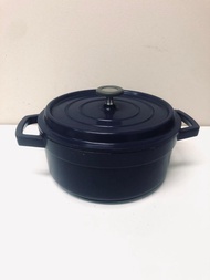 90%新 BEKA 藍色 20cm 直徑 鑄鐵 荷蘭 烤鍋 20cm Diameter Cast Iron Dutch Oven
