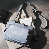 實體店預訂 <日版> 日本直送  Coleman bag 袋 shoulder bag 斜揹包 輕便式包 露營 行山 防水加工 日本雜誌附錄 smart７月号 2025年5月 (請先訊息確認預訂)