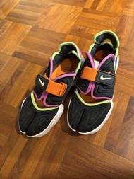 Nike Aqua Rift Split Toe Tabi Sneakers