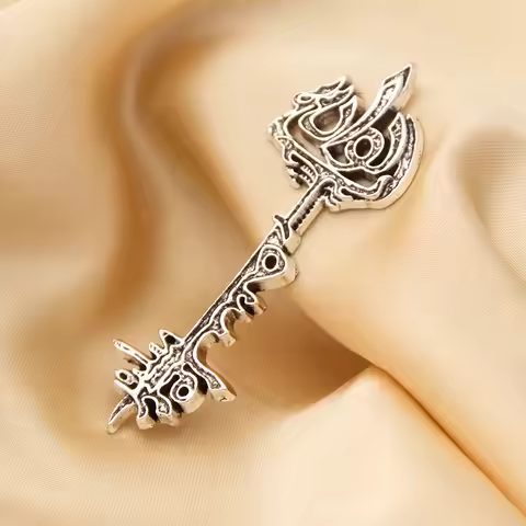 Cthulhu Mythos Keychain Silver Colour Key Lovecraft Songs Of Horror Stories Metal Pendant Prop Colle