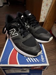 New Balance 420 黑色運動鞋 size38
