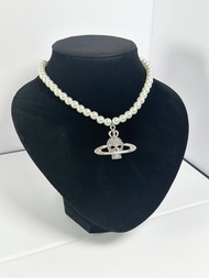 仿珍珠和鑽石裝飾的骷髏形吊墜項鍊