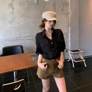 復古顯白恤衫配卡其色西裝短褲套裝 港女熱搜復古穿搭- 腰帶均碼 S