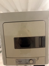 Panasonic (樂聲牌) 4.5公斤排氣式乾衣機，型號為 NH-H4500T