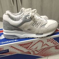 NB1600 全白運動鞋